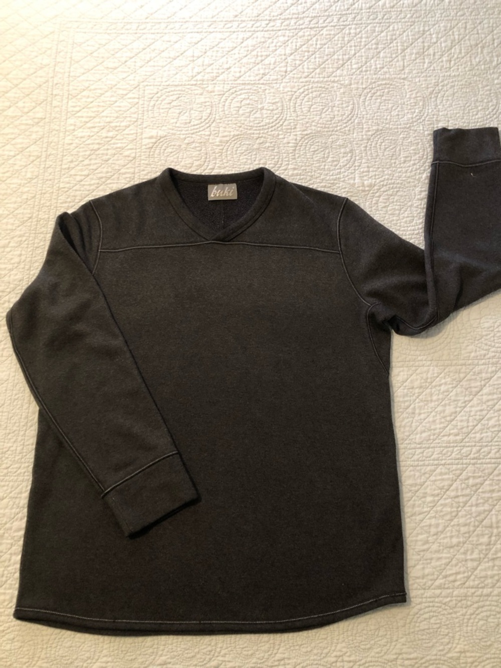 Buki Rugvee v-neck pullover. Size small-medium. - Picture 4 of 13